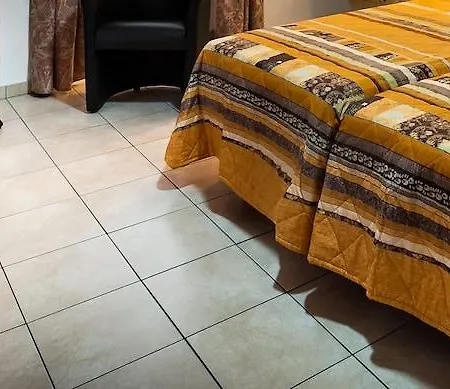 Easyrooms Dell'angelo بيت شباب