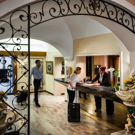 Easyrooms Dell'angelo بيت شباب لوكارنو